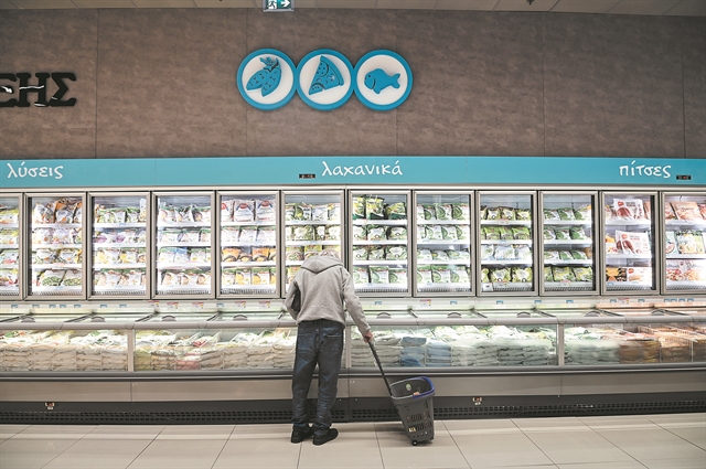 Τα επώνυμα προϊόντα δεν… χώρεσαν στο «καλάθι»