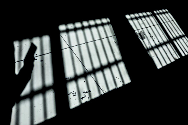 Φυλακές: Η «μαύρη αγορά» στις μεταγωγές κρατουμένων