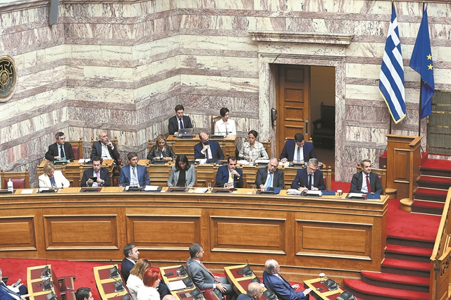 Υποκλοπές: Πολιτικός ελιγμός με «διορθώσεις» στην ΕΥΠ