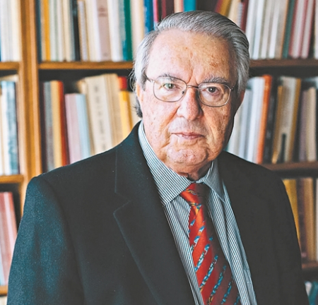 Γιώργος Μπαμπινιώτης: Από πού πήρε το όνομά του το… όνομα