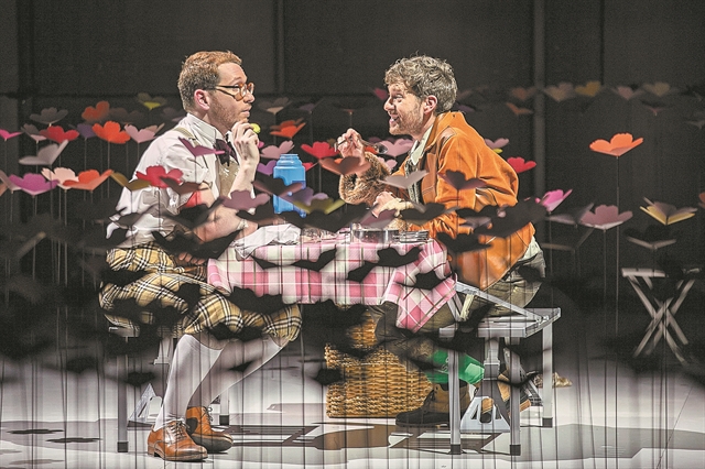 Μεταξύ υψηλής και… χαμηλής κουλτούρας