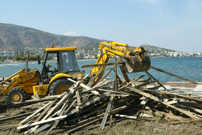 Μηχανικοί: Γκρεμίστε τα αυθαίρετα στις παραλίες | tovima.gr