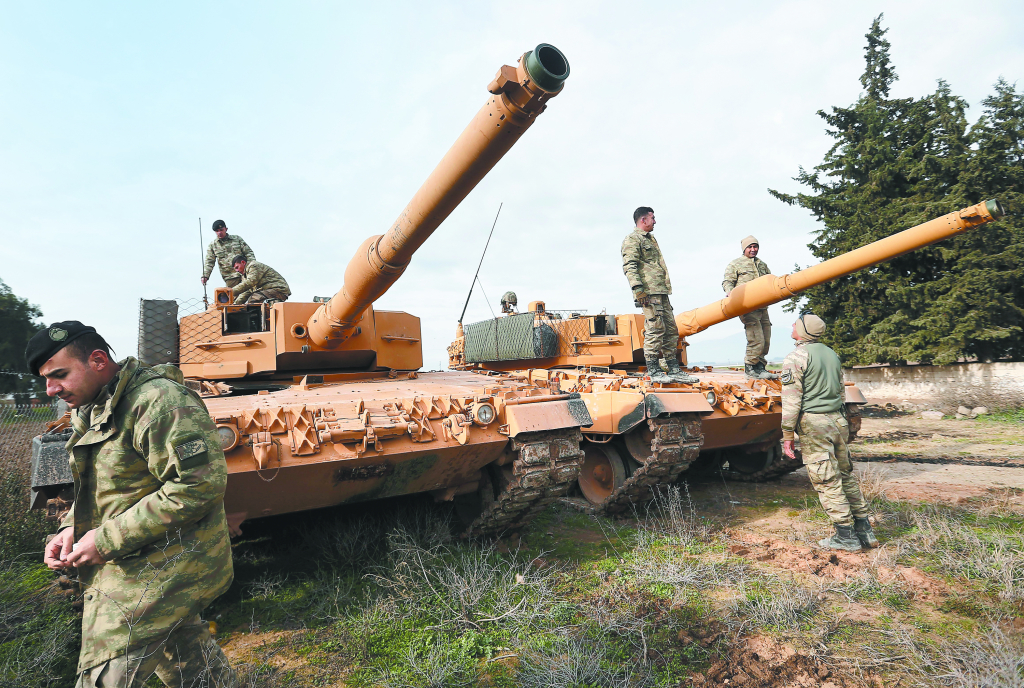 Ερντογάν: Τέλος τα «έξυπνα» κινητά για τους Τούρκους στρατιώτες