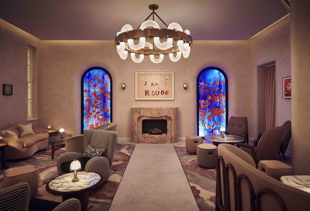 The Connaught, Η βρετανική εκδοχή της φιλοξενίας