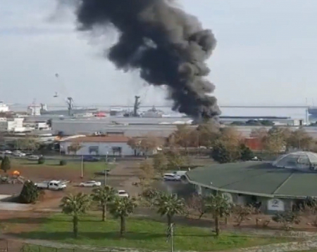 Τουρκία: Έκρηξη και μεγάλη φωτιά στο λιμάνι της Σαμψούντας