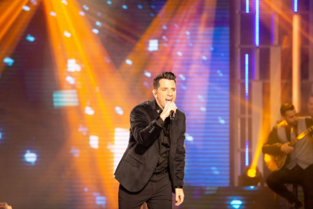 Σπίτι με το MEGA: Η Ρούλα Κορομηλά υποδέχεται τον Θοδωρή Φέρρη και τον Νίνο