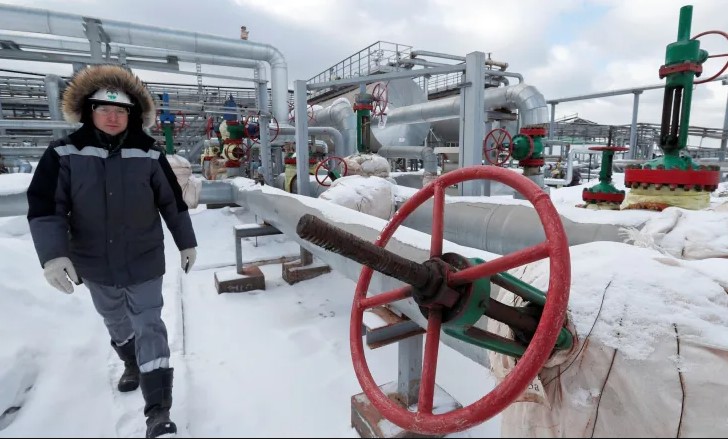 Ρωσία: «Η Ευρώπη πρέπει να μάθει να ζει χωρίς το ρωσικό πετρέλαιο» – Στην αντεπίθεση ο Πούτιν | tovima.gr