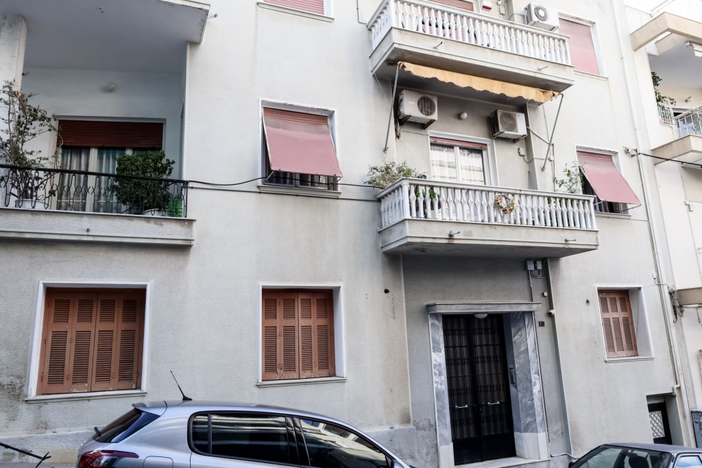 Γυναικοκτονία στον Πειραιά:  Την πυροβόλησε δύο φορές στο κεφάλι