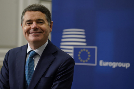 Ντόναχιου: Επανεξελέγη επικεφαλής του Eurogroup