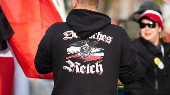 «Πολίτες του Ράιχ»: Αυτή είναι η ακροδεξιά οργάνωση που σχεδίαζε πραξικόπημα στη Γερμανία