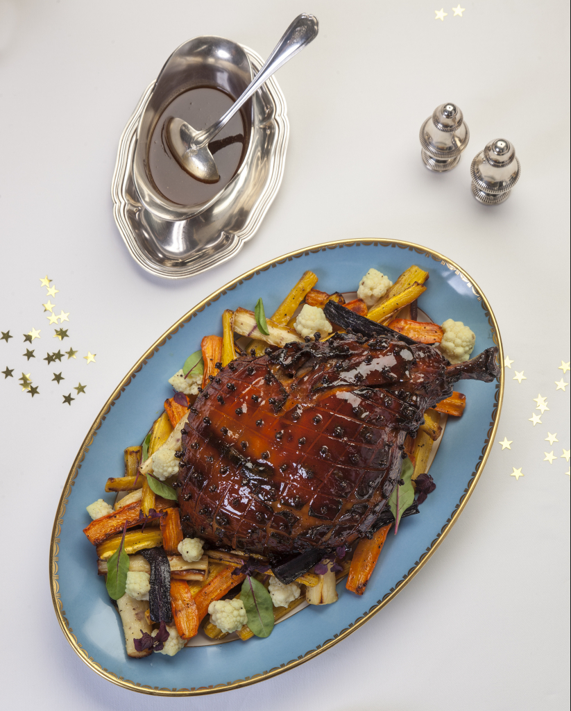 Χριστουγεννιάτικο μπούτι με λαχανικά