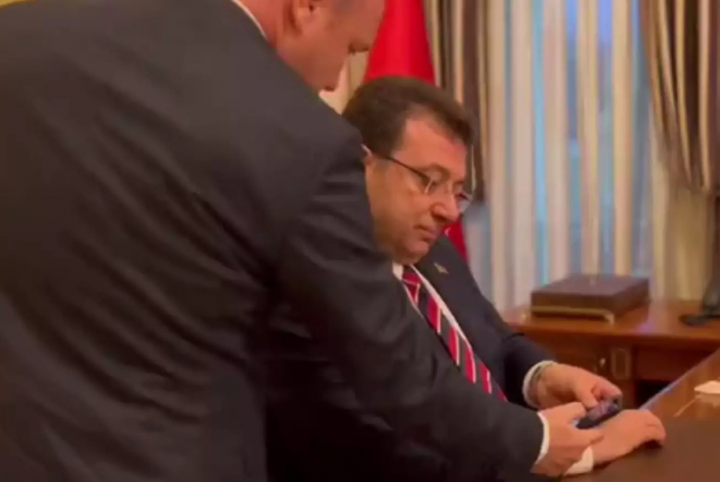 Η στιγμή που ο Ιμάμογλου μαθαίνει την ποινή που του επιβλήθηκε