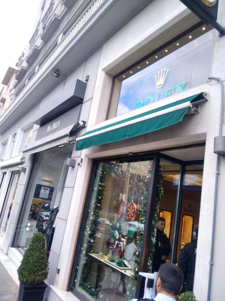 Πώς έγινε η ληστεία στο κατάστημα με πανάκριβα ρολόγια στο κέντρο της Αθήνας