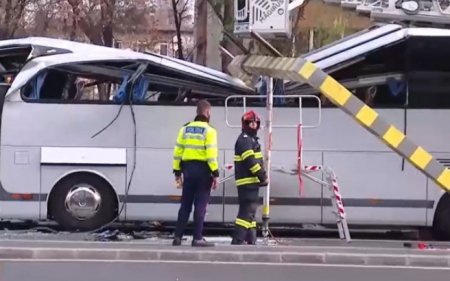 Ρουμανία: Οι αρχές εξετάζουν αν ο οδηγός είχε βάλει ρύθμιση για ΙΧ και όχι για λεωφορείο