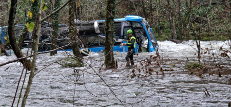Ισπανία: Εξι νεκροί από πτώση λεωφορείου σε ποτάμι της Γαλικίας