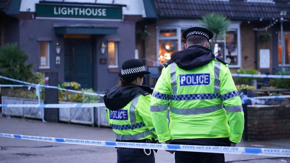 Βρετανία: Μία γυναίκα νεκρή κι αρκετοί τραυματίες από πυροβολισμούς σε παμπ