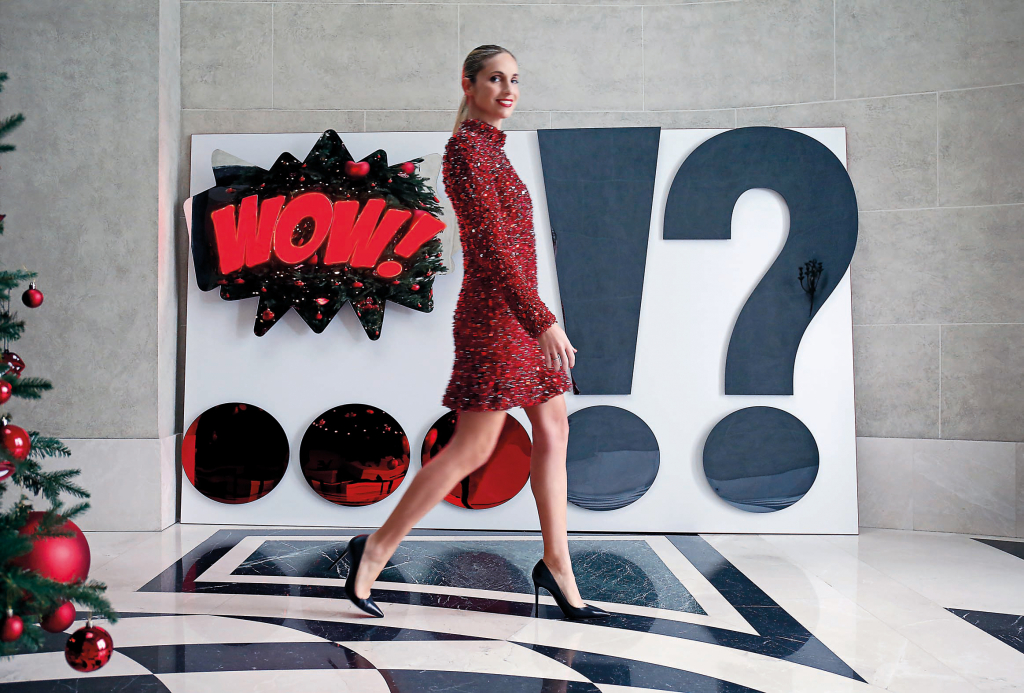 «Κόκκινα Χριστούγεννα» με την Εμιλυ Βαφειά