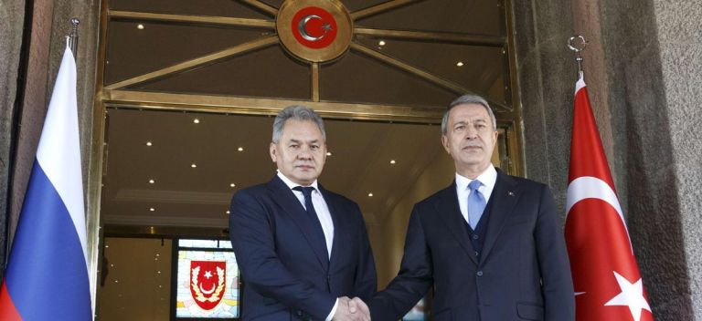 Τριμερής συνάντηση των υπουργών Άμυνας Ρωσίας, Τουρκίας και Συρίας στη Μόσχα