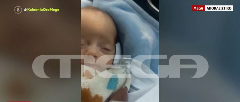 Αθήνα: Αστυνομικός κάνει ΚΑΡΠΑ σε βρέφος και το επαναφέρει στη ζωή – Συγκλονίζει η περιγραφή του