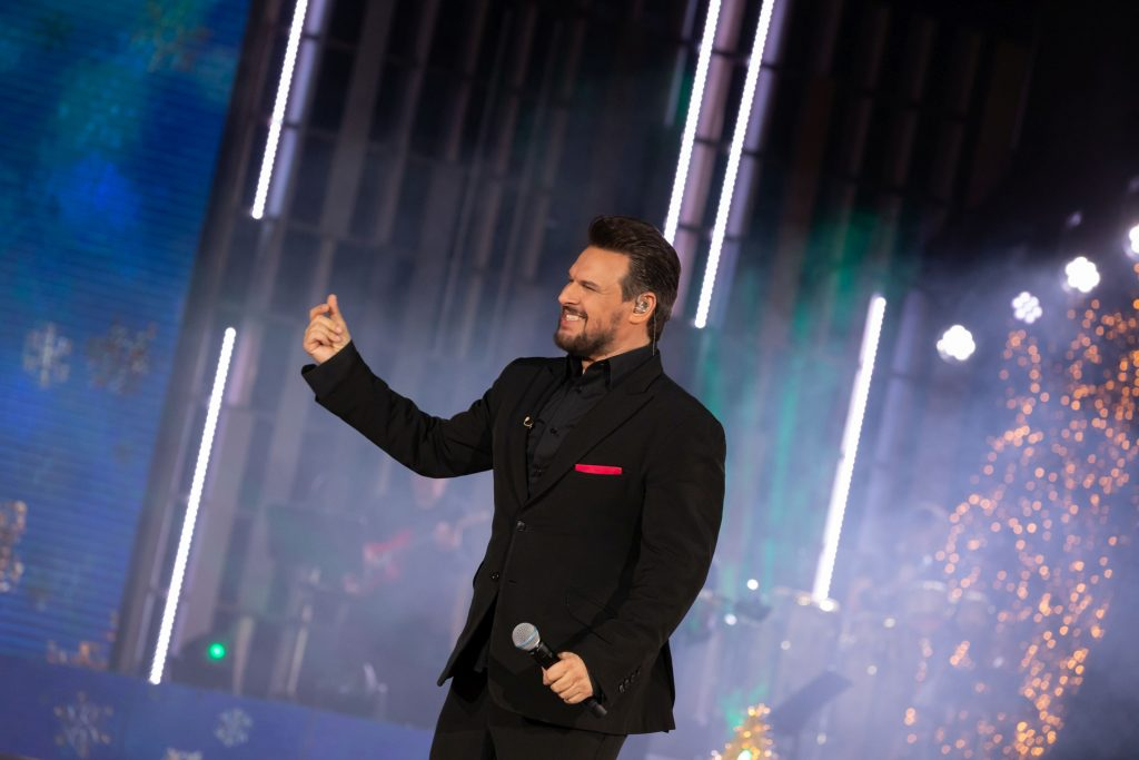 Σπίτι με το MEGA: Φαντασμαγορική παραμονή Πρωτοχρονιάς με τον Πάνο Κιάμο