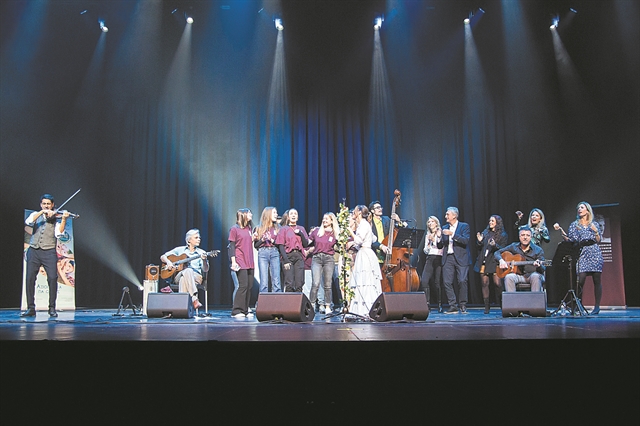 Ολοι μαζί σε έναν κοινό σκοπό με… οδηγό τη μουσική!