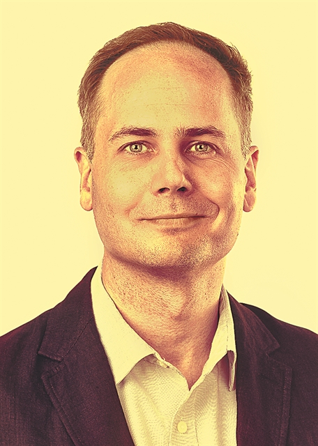 Ράσμους Χιντρέν στο ΒΗΜΑ: «Οι υβριδικές απειλές διαταράσσουν τις δημοκρατικές κοινωνίες»