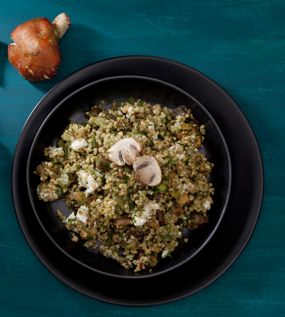 Σαλάτα με πλιγούρι και μανιτάρια