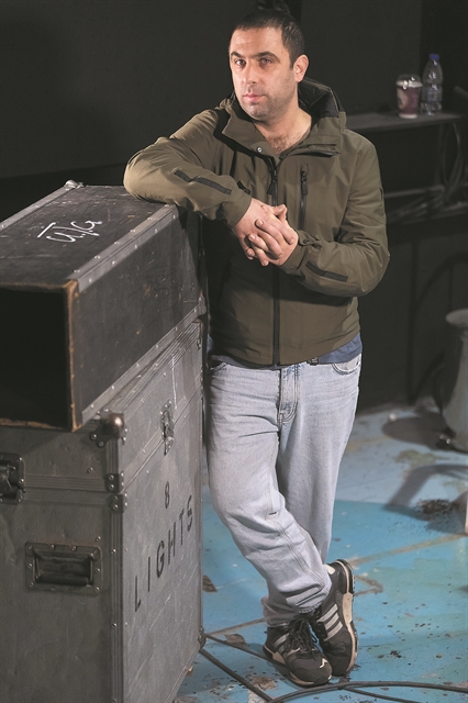 «Κάθε λέξη παράγει μια δόνηση»