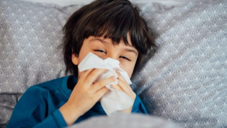 Κεραμέως: Μέχρι πέντε οι απουσίες που δεν θα μετρούν λόγω γρίπης