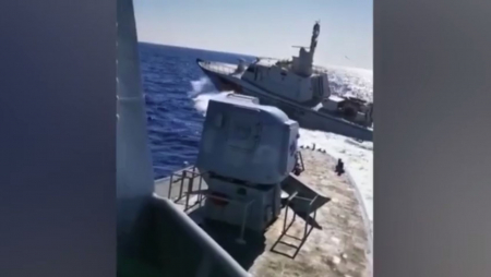 Καρέ καρέ η προκλητική κίνηση των Τούρκων κατά σκάφους του Λιμενικού