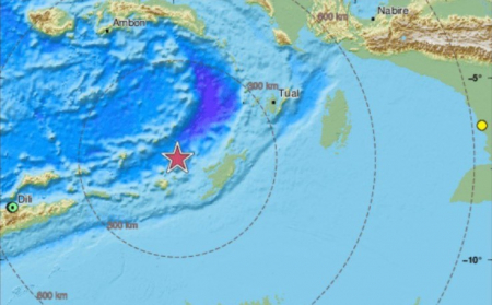 Σεισμός 7,7 Ρίχτερ στην Ινδονησία – Προειδοποίηση για τσουνάμι