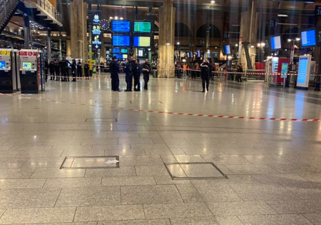 Παρίσι: Επίθεση με μαχαίρι – Πολλοί τραυματίες