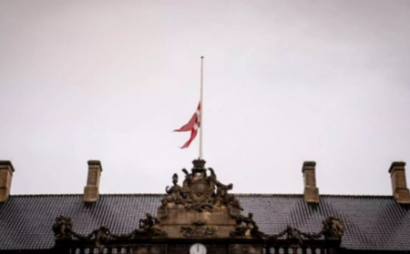 Τέως βασιλιάς Κωνσταντίνος: Μεσίστιες οι σημαίες στη Δανία για τον θάνατό του