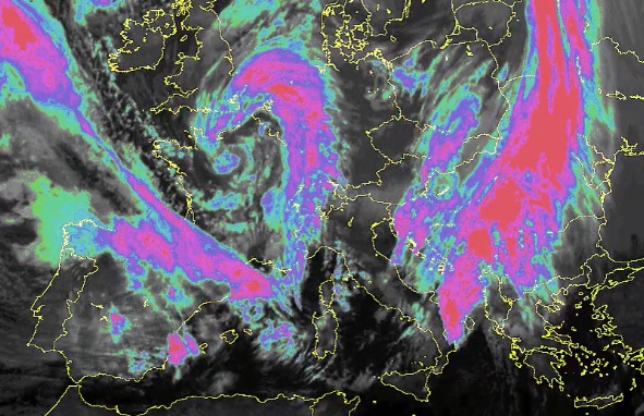 Γαλλία: 75.000 νοικοκυριά έχουν μείνει χωρίς ηλεκτρικό ρεύμα λόγω της καταιγίδας Ζεράρ