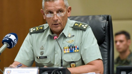 Term of incumbent chief of Greece’s armed forces, Gen. Floros, extended for another year
