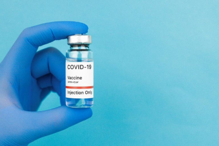 Κάθε πότε θα πρέπει να εμβολιαζόμαστε ενάντια στην COVID-19