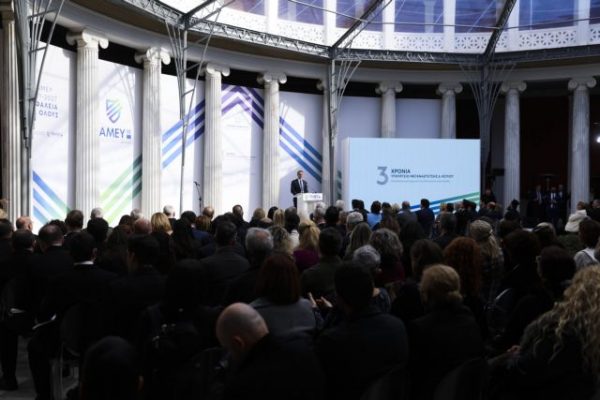 Μητσοτάκης για μεταναστευτικό: «Θωρακίσαμε τα σύνορα σε Έβρο και Αιγαίο»