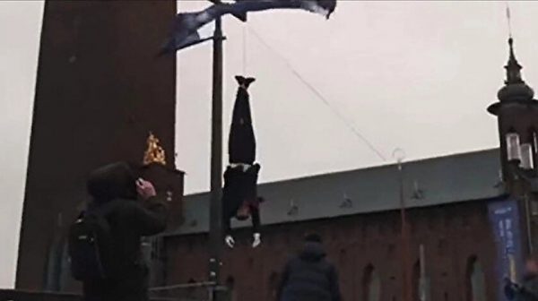 Τσαβούσογλου: Κακώς δεν παρενέβη η δικαιοσύνη στη Σουηδία για το ομοίωμα Ερντογάν