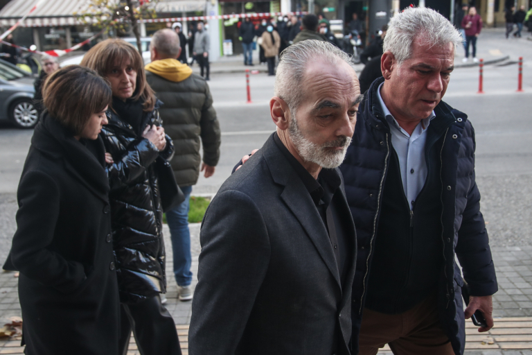 Άλκης Καμπανός: Η κατάθεση του πάτερα στη δίκη – «Ήθελαν να σκοτώσουν» | tovima.gr