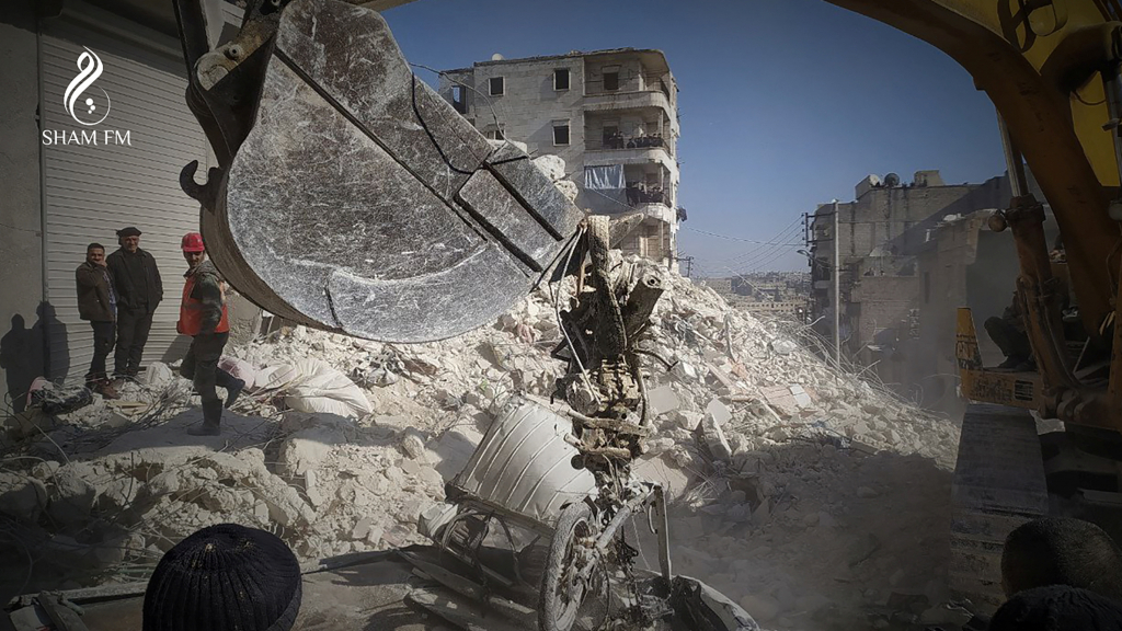 Συρία: Κατέρρευσε πολυκατοικία στο Χαλέπι