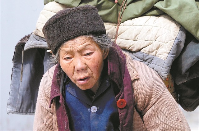 Η Κίνα γερνάει, συρρικνώνεται και ανησυχεί