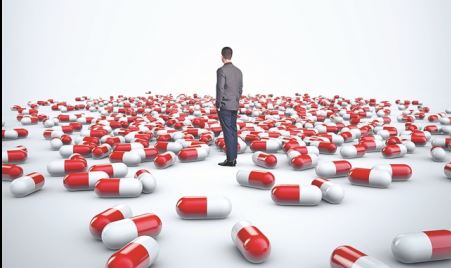 «Παίζοντας» τον γιατρό, παίζουμε με την υγεία μας