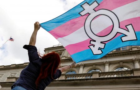 Tο ισπανικό κοινοβούλιο ψήφισε «νόμο για τα άτομα τρανς»
