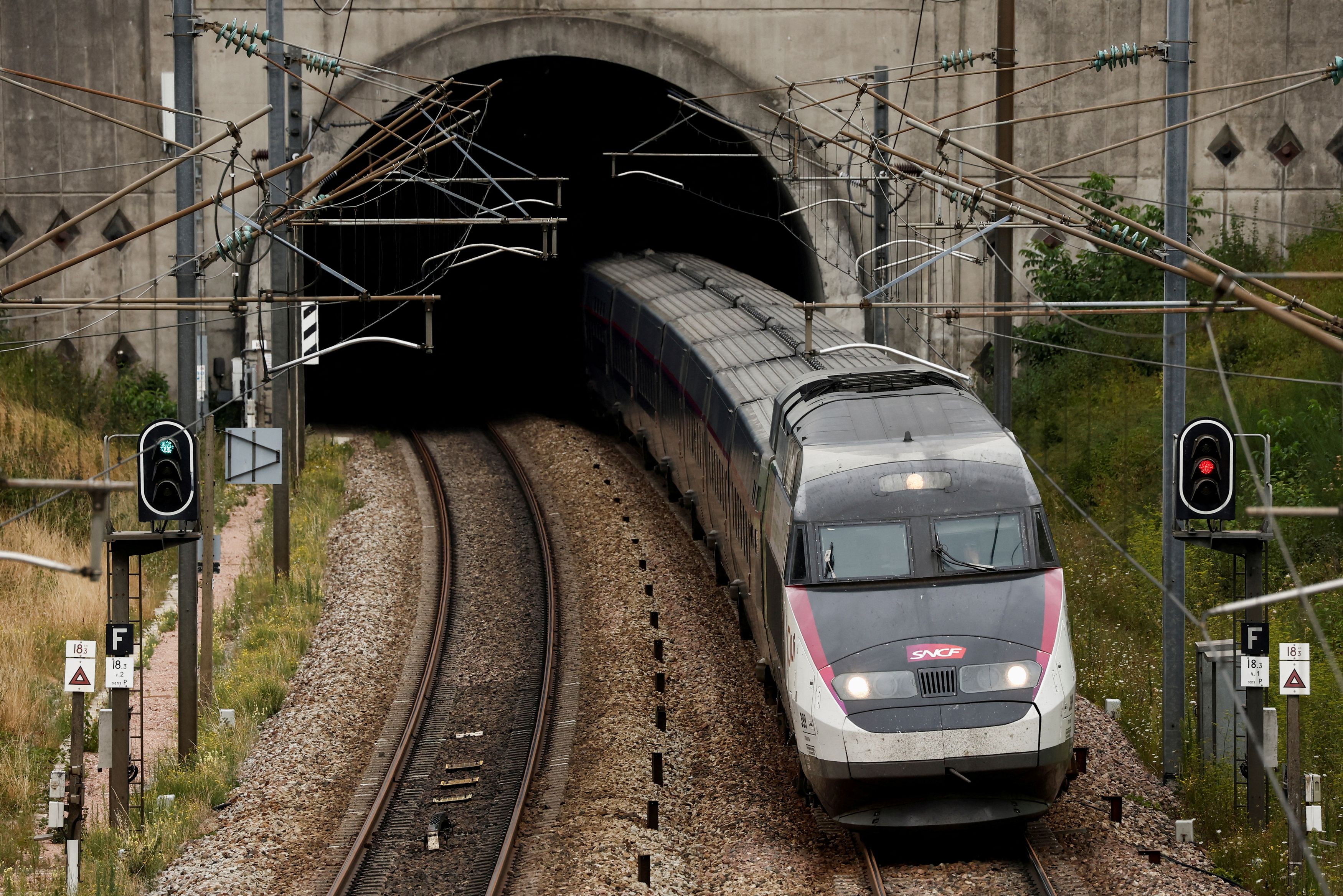 Γερμανία: Δύο νεκροί από επίθεση με μαχαίρι μέσα σε τρένο