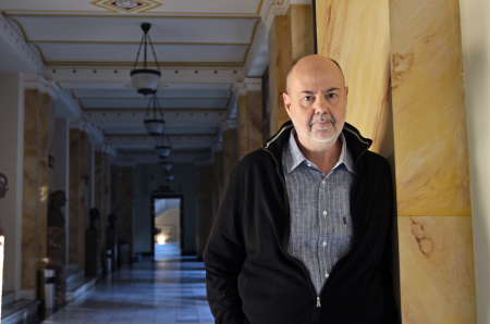 Γιάννης Χουβαρδάς: «Βλέπω την τέχνη σαν δημιουργική ενασχόληση με τον θάνατο»