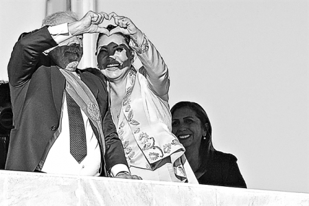 Και Τσαπανίδου και Μοράλες;