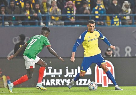 Από τον μαύρο χρυσόστη στρογγυλή θεά