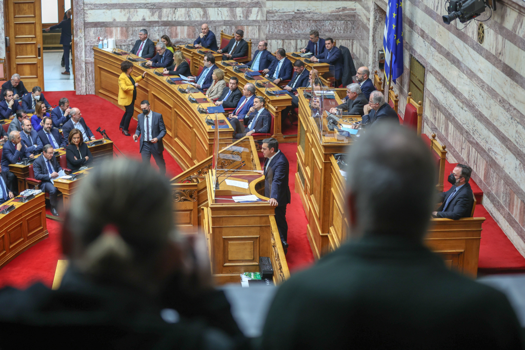 Πρόταση δυσπιστίας: Οι τρεις φορές που δοκιμάστηκε, αλλά συνέχισε η κυβέρνηση Μητσοτάκη