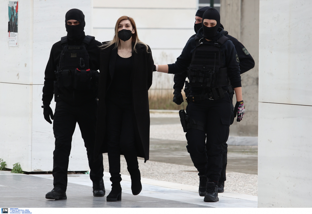 Ρούλα Πισπιρίγκου: Ετσι πήγε στη δίκη – Τα μαύρα και η φωτογραφία