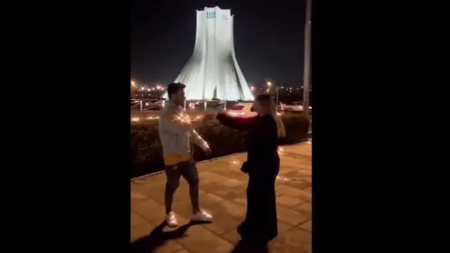 Ιράν: Καταδικάστηκαν σε 10 χρόνια φυλάκιση γιατί χόρευαν αγκαλιασμένοι